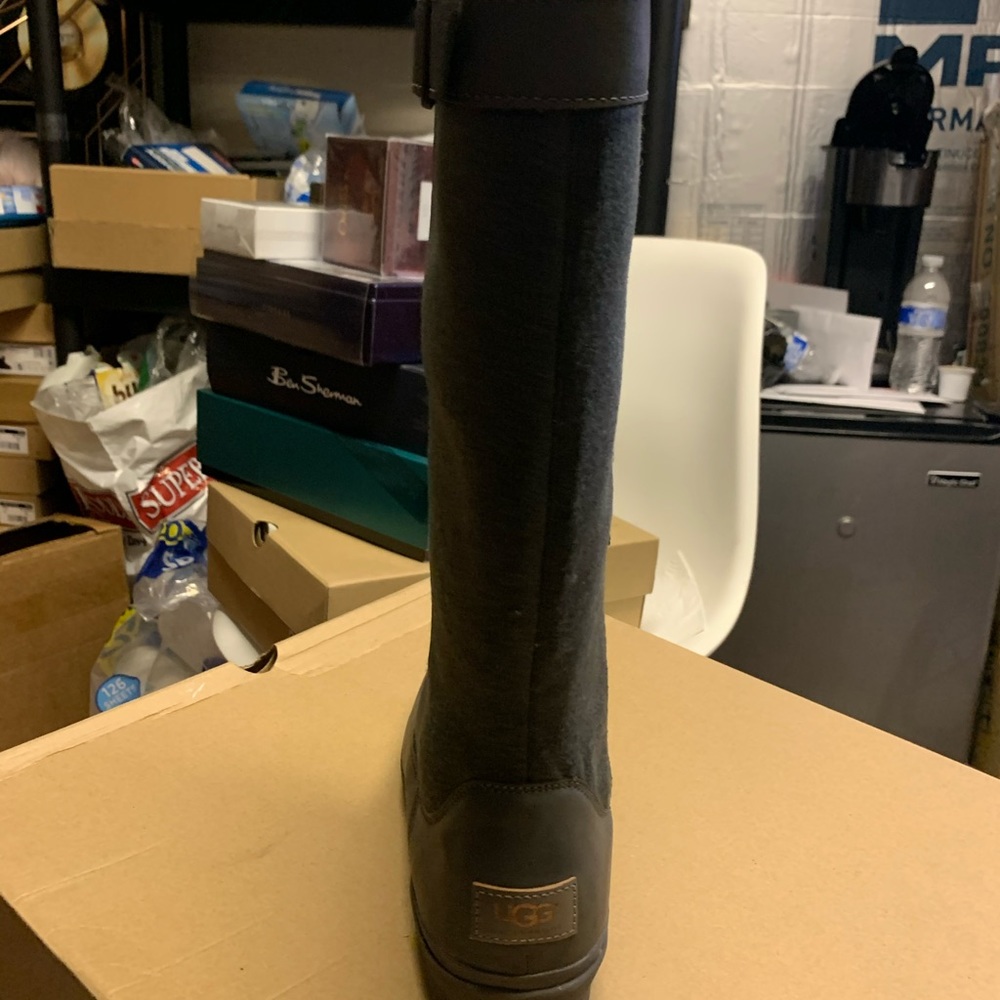 Boots UGG for women’s waterproof new - Picture 3 of 3